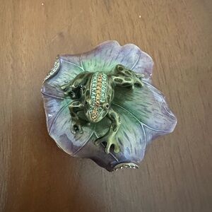 Decorative Jeweled Frog on Leaf Trinket Box/Ring Box - Green and Purple
